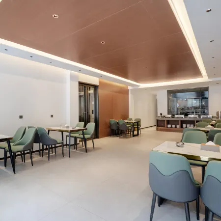 Qianmiao Yiju Hotel (Xijiang Qianhu Miao Village North Gate)