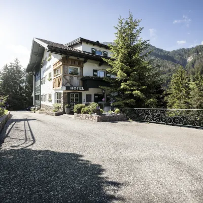 Alpstay - Chalet Hotel Hartmann - Adults Only โรงแรมใกล้Seceda