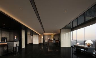 Hangzhou Binjiang Yintai Atour Hotel