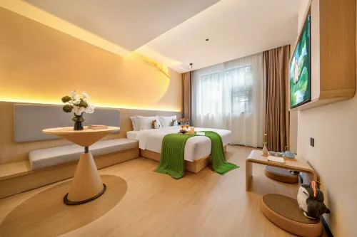 longmaojinglingjiudian Hotels in Xiuwen