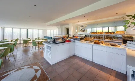 Hotel Palladium Palace Отели рядом с достопримечательностью «Ex Vigna Barberini»