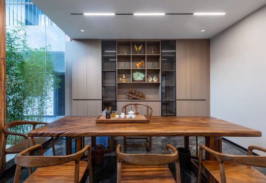 야시장 인접 호텔