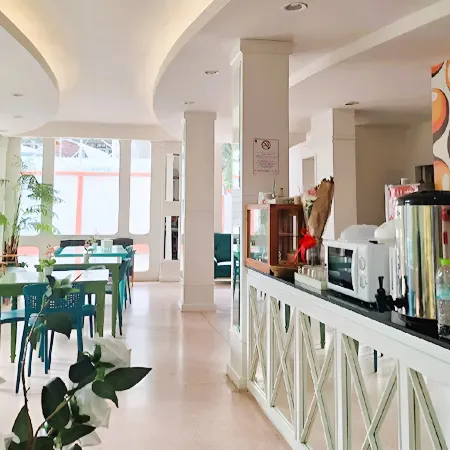 Happy 2 Hotel Pratunam Отели рядом с достопримечательностью «Станция экспресс-поезда Ratchaprarop»