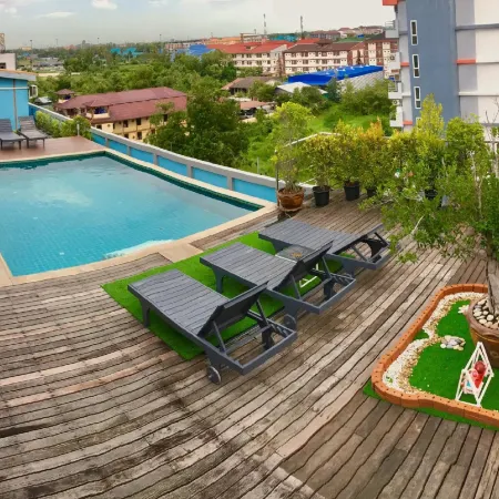 Ananya Residence Service Apartment Отели рядом с достопримечательностью «Замок Амата»