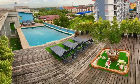 Ananya Residence Service Apartment Отели рядом с достопримечательностью «Wat Nong Kakha»