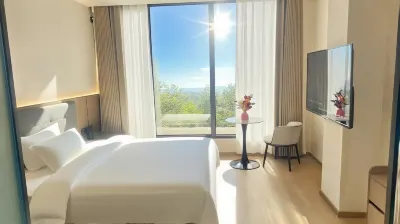 Elong Ruiyun Hotel (Maternal and Child Health Hospital Branch, Liaocheng Avenue, Gushi County) Hotels near Xijiuhua Mountain Scenic Area