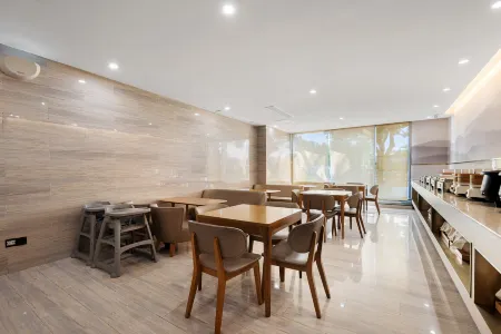 JI Hotel (Xiamen Jimei School Village) Отели рядом с достопримечательностью «Jiageng Park»