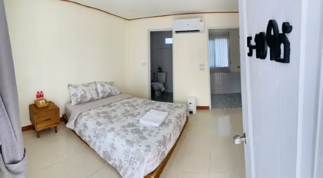 ห้องราคาประหยัด (ไม่มีทีวีและตู้เย็น)