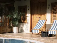 Wanning Jump House Surf Homestay (Xinqun Bay) Hotels near Baodingwan