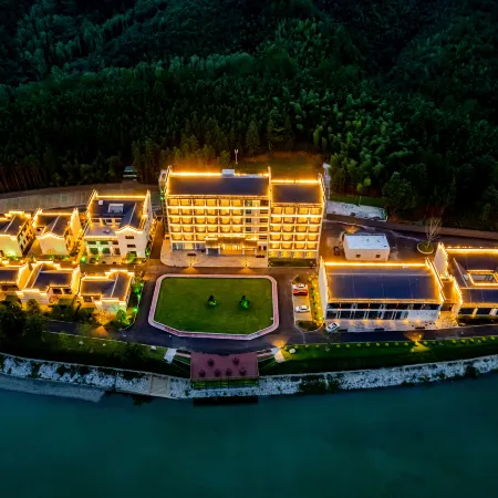 Shitai Qingsi Kangyuan Resort Hotel