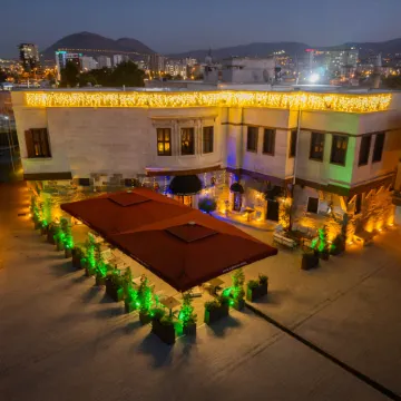 Four Mansions Hotel