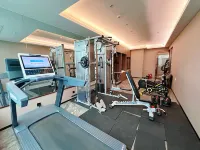 world Hotel Отели рядом с достопримечательностью «Озеро Пяти драконов»