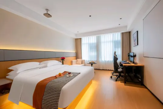 Ruifeng Hotel (Huangshi North Railway Station)