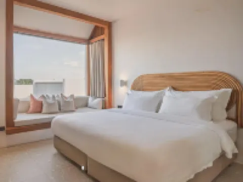 Cara Cara Resort Koh Larn Hotels near Tawaen Beach