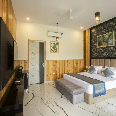 HOTEL TRITON GRAND Hotels near Indira Gandhi Intl. Airport