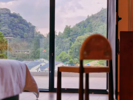 Sanqingshan Mountain Stream Yun She Homestay (Gangshou Cableway) Отели в г. Десин