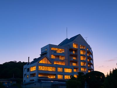 New WestPeninsula Hotel