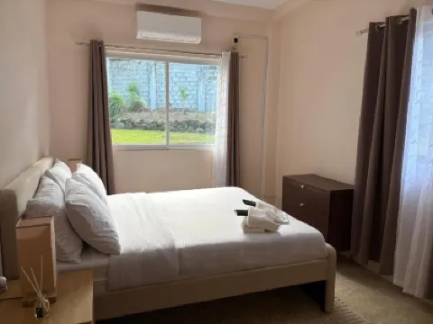 Villa Bâoli Hotels near Sibulan Airport