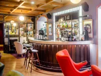 Brown's Central Hotel - bar