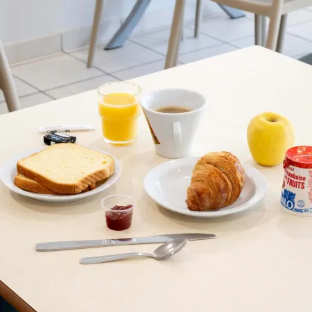 B&B Hotel Pau Lescar
