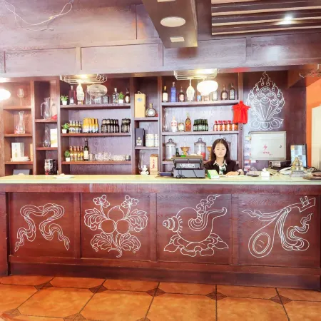 Jade Shu Zhumangma Hotel