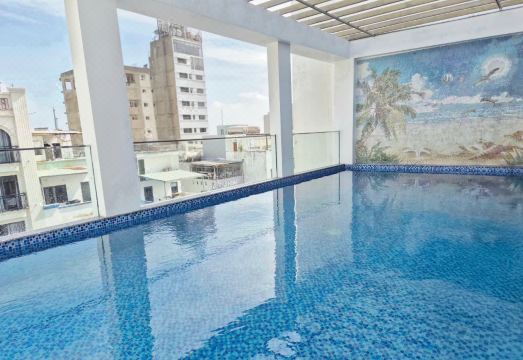 젠 로터스 호텔 외관