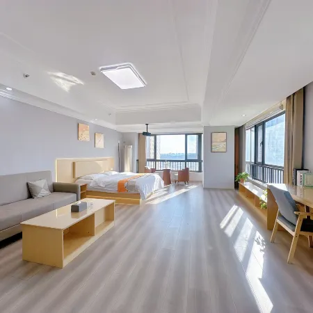 Yiyi Sentiment Apartment Hotel