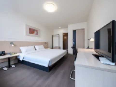 Jinjiang Inn Hotel (Shanhaiguan Railway Station Laolongtou Bath Shop) Hôtels à proximité de : Laolongtou