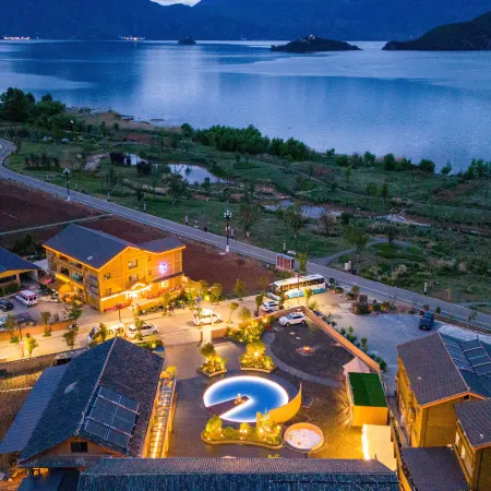 Lugu Lake Luzhixu Hotel (Sanjiacun Wharf Store)