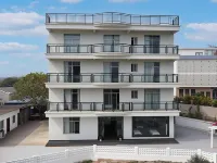 Weizhou Island Qihaiyunxi Coastal Luxury Vacation B&B (Beike Beach Branch) Hotels near Catholic Church