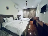 Holy Pyramid Hotel - 3-Star