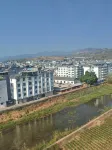Huaping Yitong Hotel - con vistas a la montaña