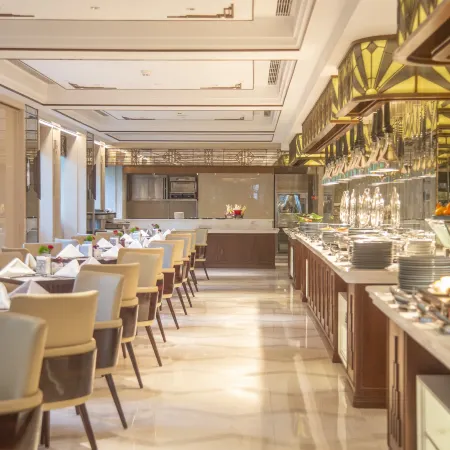Picardie Hengshan Garden Hotel Отели рядом с достопримечательностью «Шанхайская библиотека»