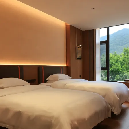BA REN ZHI DU HOTEL