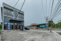 Urbanview Hotel La De Grizz Syariah Sampit by RedDoorz Hotel di 