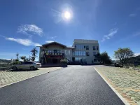 Cangwu Liubao Tea Manor - parking