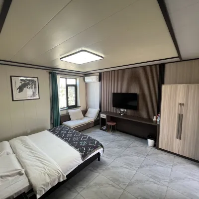 Courtyard 1 B & B Hotels near Yangma Island