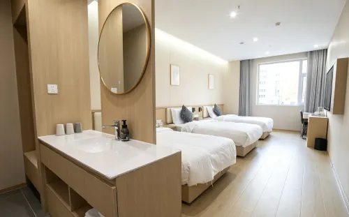 Extraordinary Travel Hotel