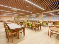 Shengzhou Xingfu Wellness Center - parking