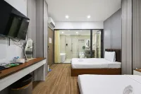 The Crown Airport Hotel - balcony