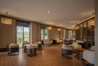 Guanglv. Bama Lake Narada Resort Hotel