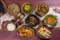 Naa Noi Puluong - 3 stelle