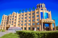 Tongjiang Xinhuayu Hotel（ YUAN DONG Wetland Park Store） - parking