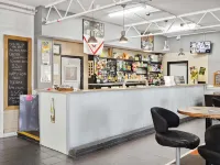 Canberra Holiday Village - Homestays