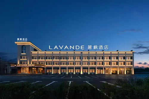 Lavande Hotel (Tongliao People's Hospital University Town) - parking