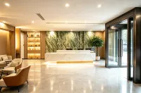 Yuetang Hotel (Korla Qingnian Road People's Square) - balcony