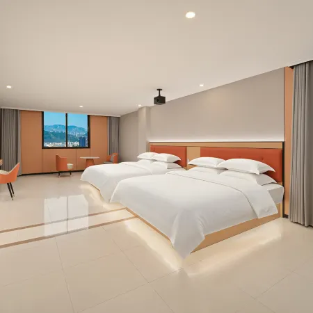 Dahua Grand Hotel (Enping Jinsha Times Square)