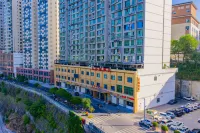 Qihang Hotel (Shiquan Ancient Street) - parking