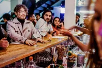 Wombat's City Hostel Vienna Naschmarkt - Quầy Bar
