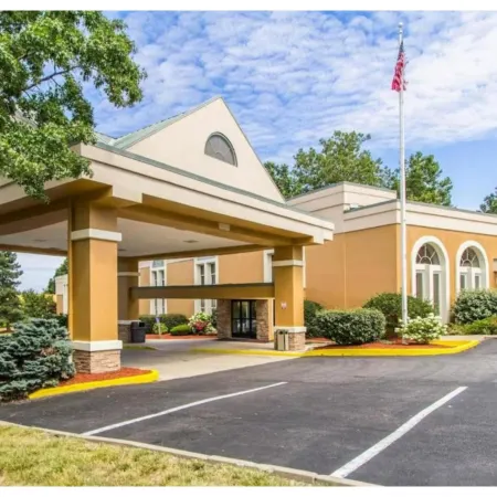 OYO GreenRidge Hotel